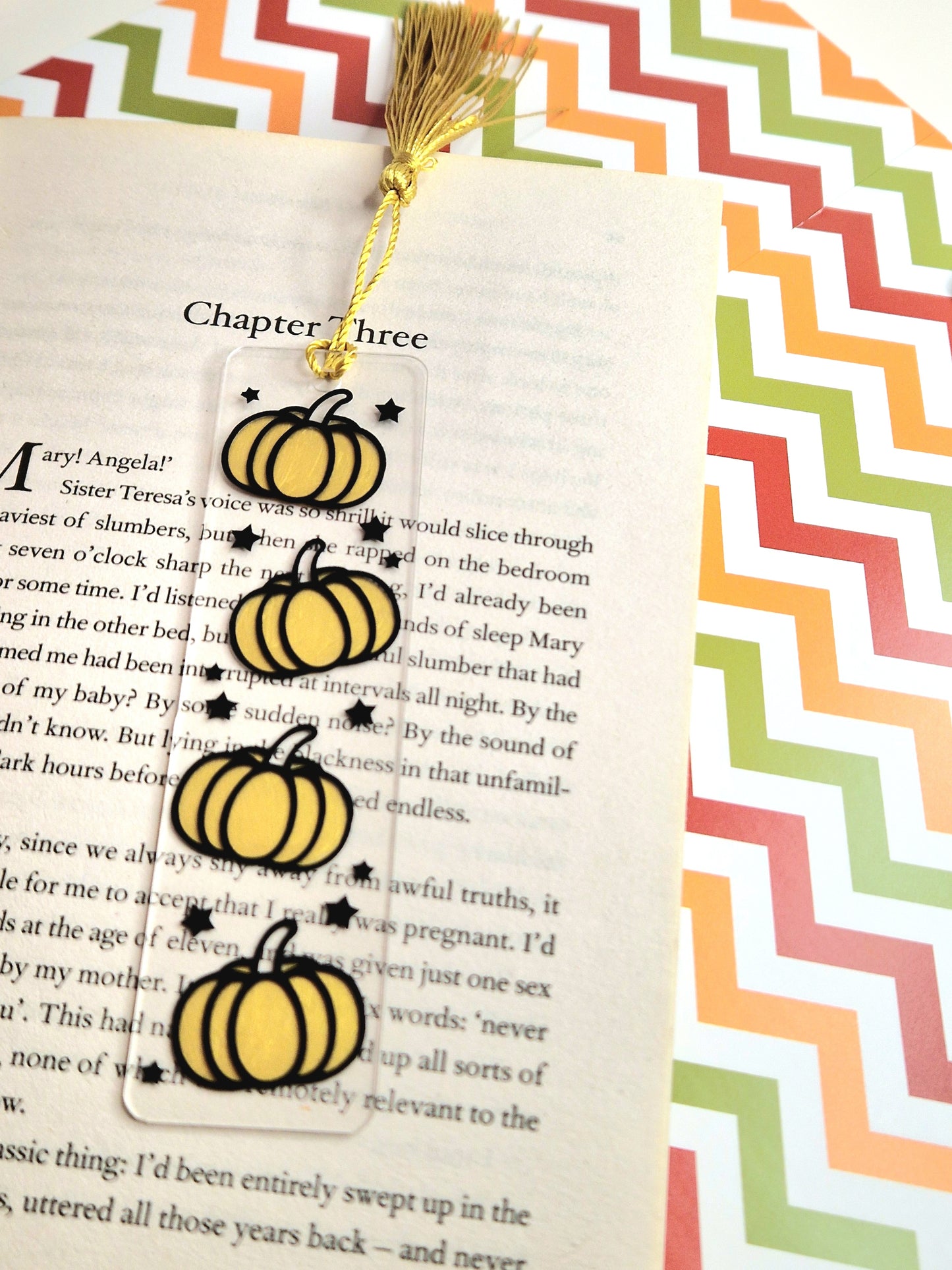 Golden Pumpkin Halloween Acrylic Bookmark | Premium Bookmark | Handmade | Gift Idea | Spooky Season | Autumn gifts | Book lover | Black/Gold