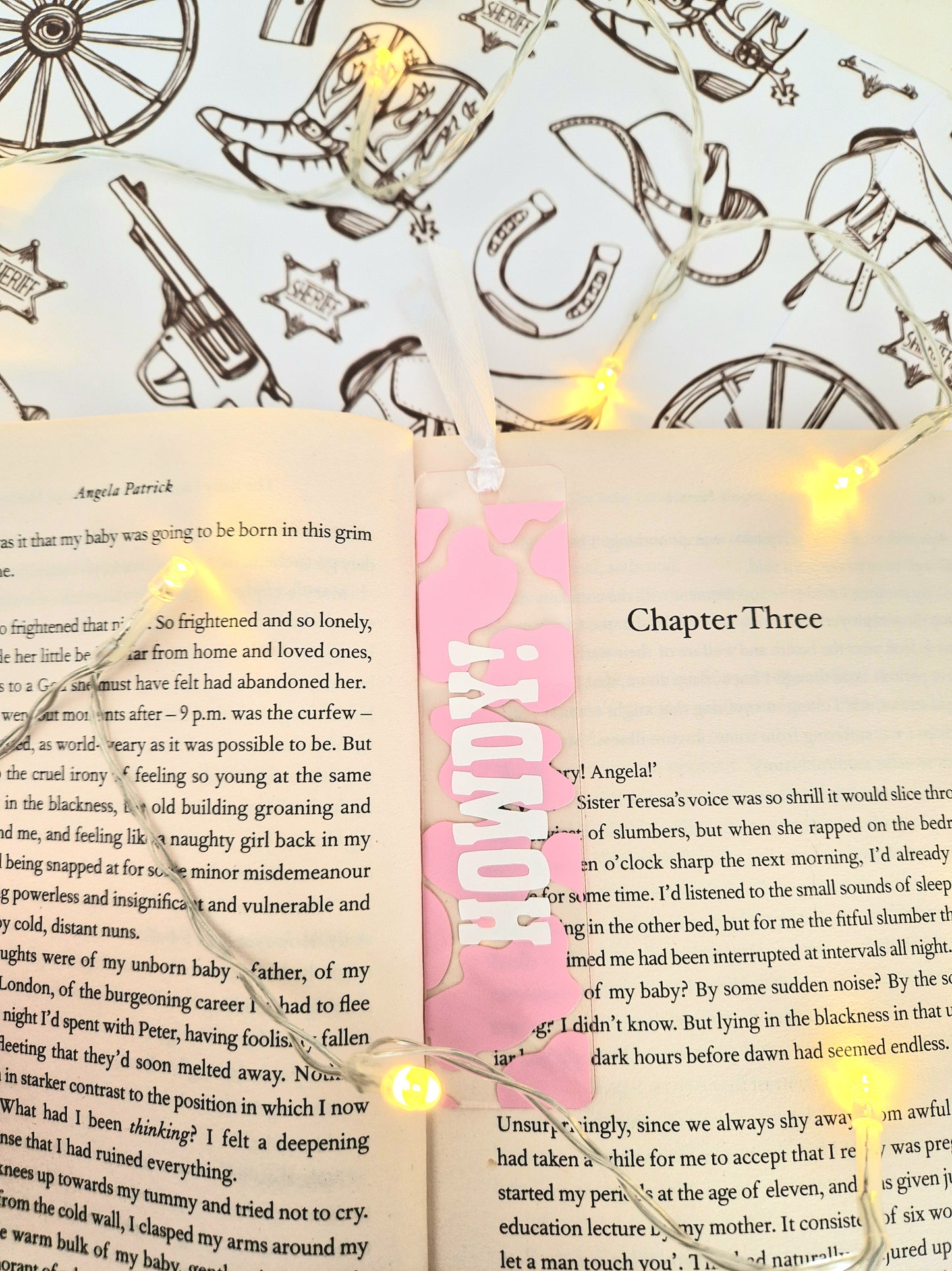 Howdy! Western cowboy | Cowgirl Themed Acrylic Bookmark | Pastel Pink and White | Booklover | Reading Gift | Gift Idea | Cow Print