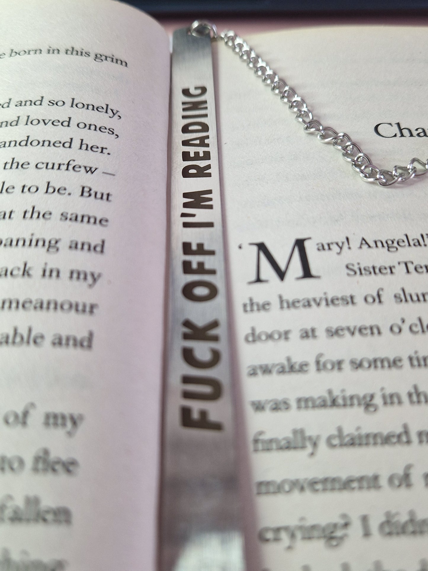 Fuck Off I'm Reading! Bookmark - Funny Gift For Book Lover - Bookworm - Reading Enthusiast - Stationary gift idea - Stainless Steel.